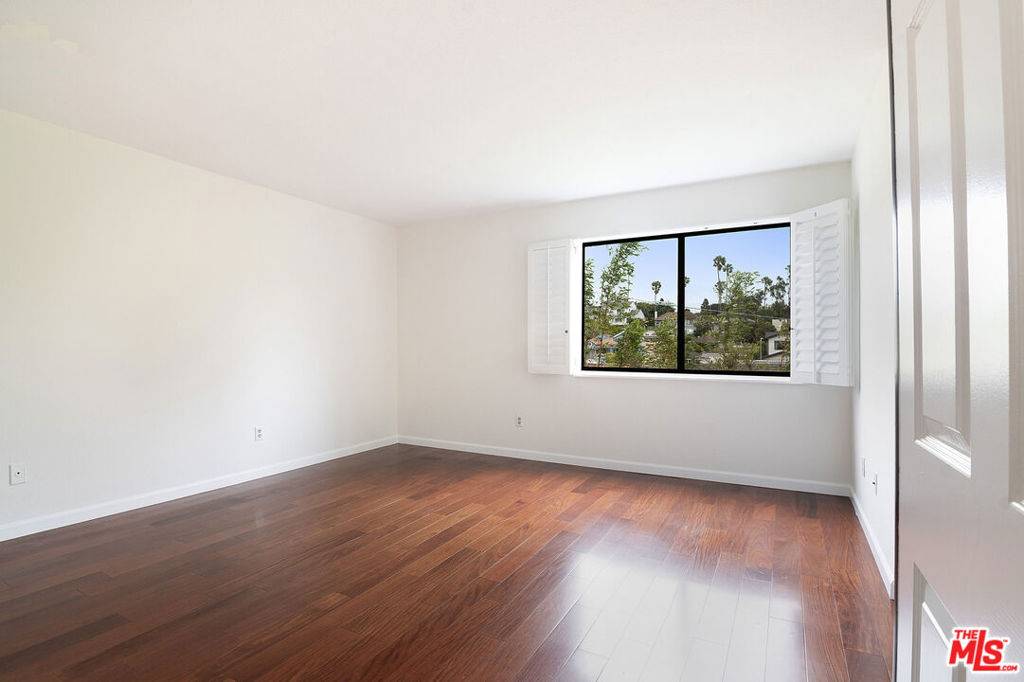 Los Angeles, CA 90066,3544 S Centinela AVE #307