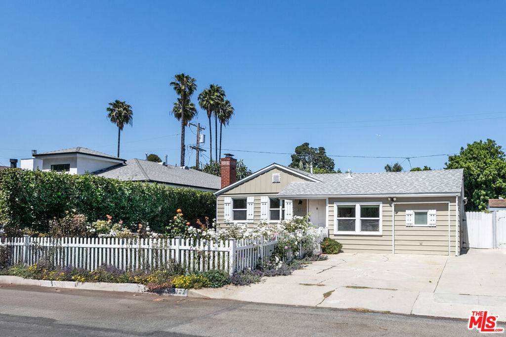 Los Angeles, CA 90064,2722 Granville AVE