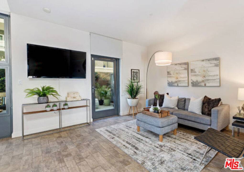 Playa Vista, CA 90094,13045 Pacific Promenade #129