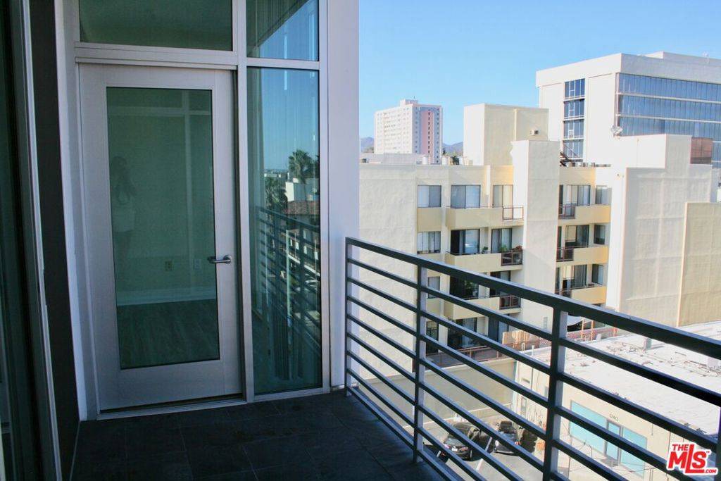 Santa Monica, CA 90401,1241 5TH ST #302