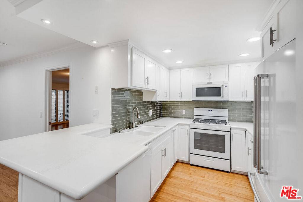 Playa Del Rey, CA 90293,8515 Falmouth AVE #214