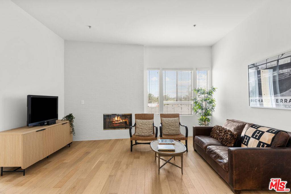 North Hollywood, CA 91602,4180 Fair AVE #PH 5