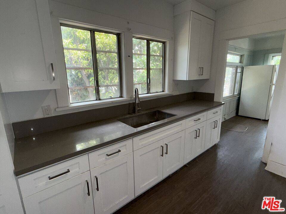 Long Beach, CA 90813,1145 E 10th ST