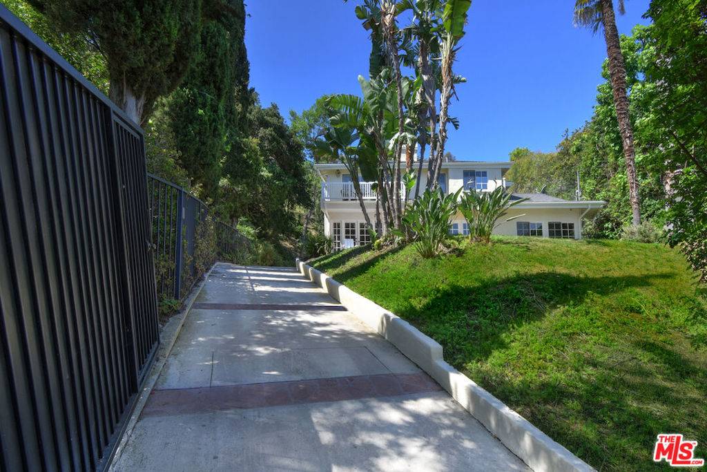 Sherman Oaks, CA 91403,15474 Loom PL