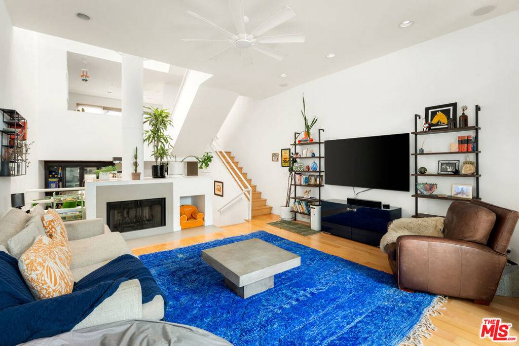 Santa Monica, CA 90405,2408 34th ST #5