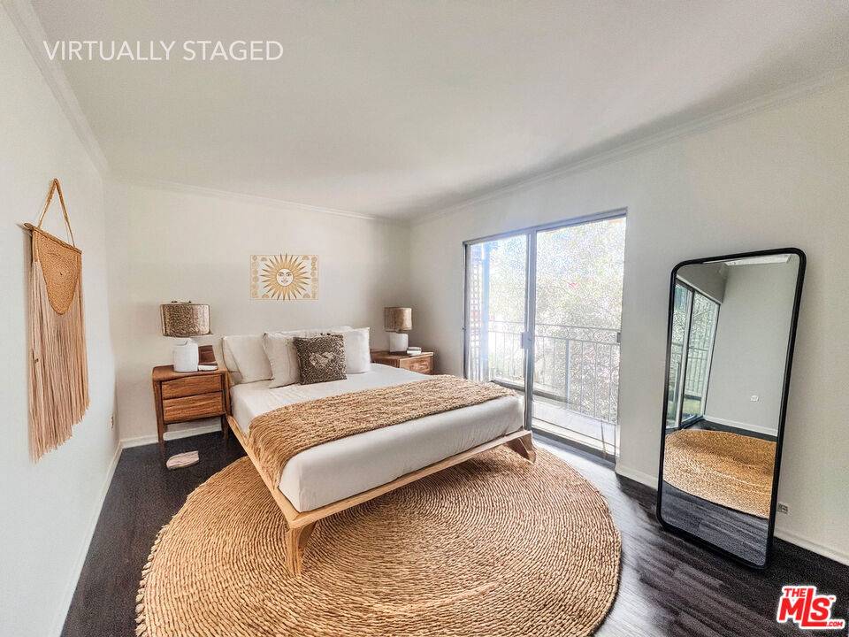 West Hollywood, CA 90069,1112 N Olive DR #5