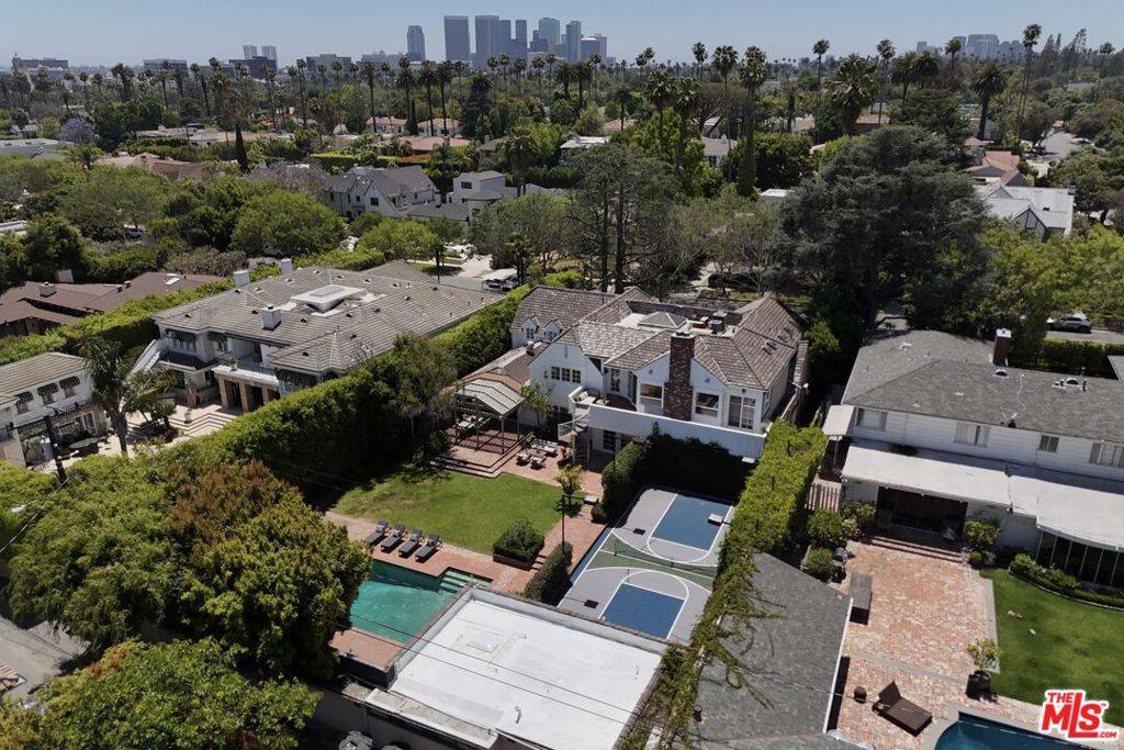 Beverly Hills, CA 90210,628 N Elm DR