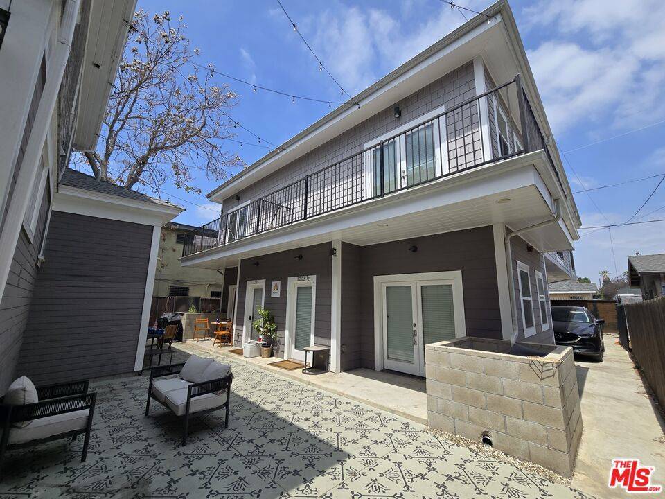 Los Angeles, CA 90007,1207 W 37th PL