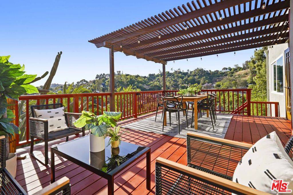 Los Angeles, CA 90042,1415 Nolden ST
