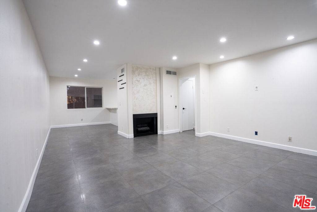 Burbank, CA 91504,9702 Via Roma