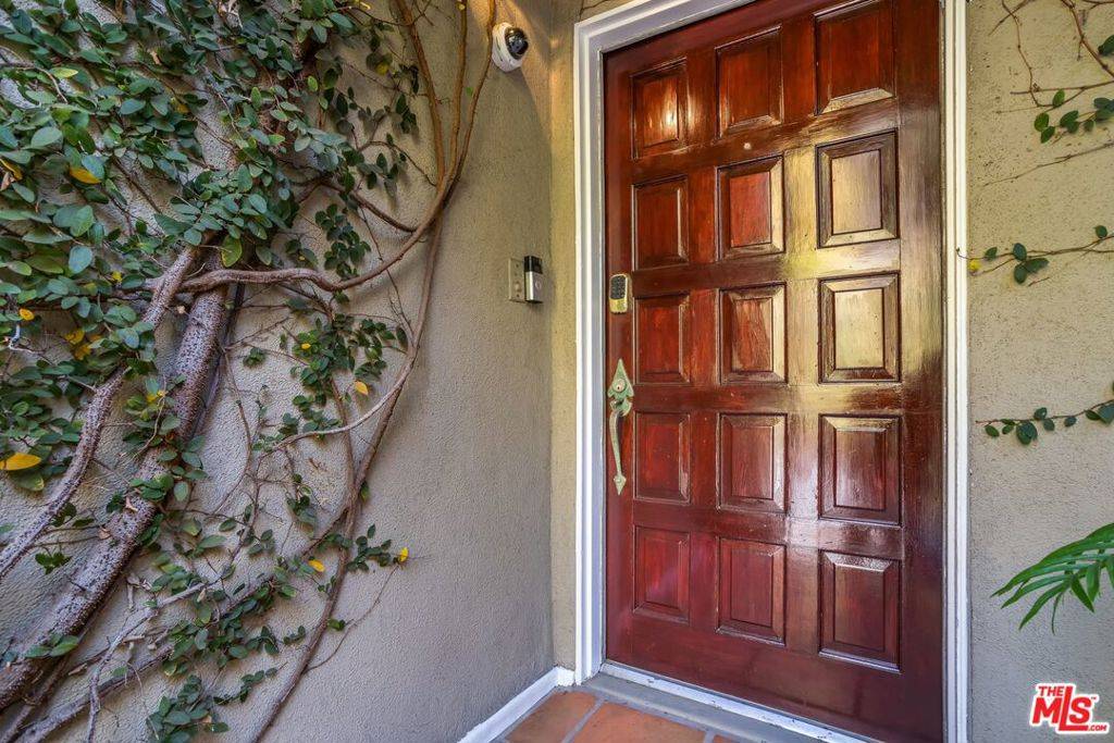 Los Angeles, CA 90046,8590 Wonderland AVE