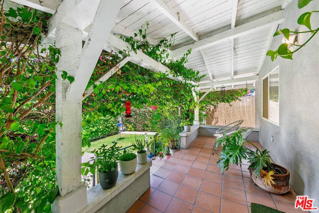 Los Angeles, CA 90042,1018 N Avenue 57