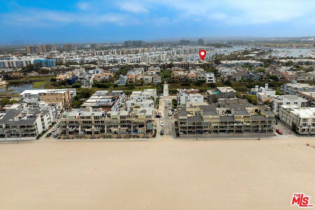 Marina Del Rey, CA 90292,4350 Via Dolce #208