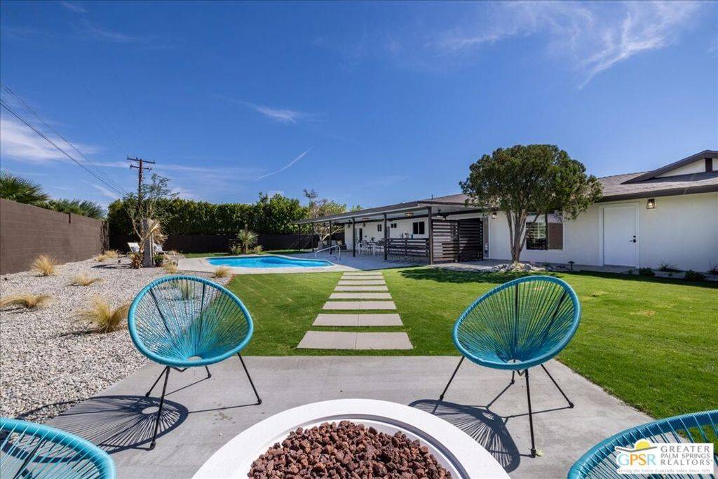Palm Springs, CA 92262,372 E Molino RD