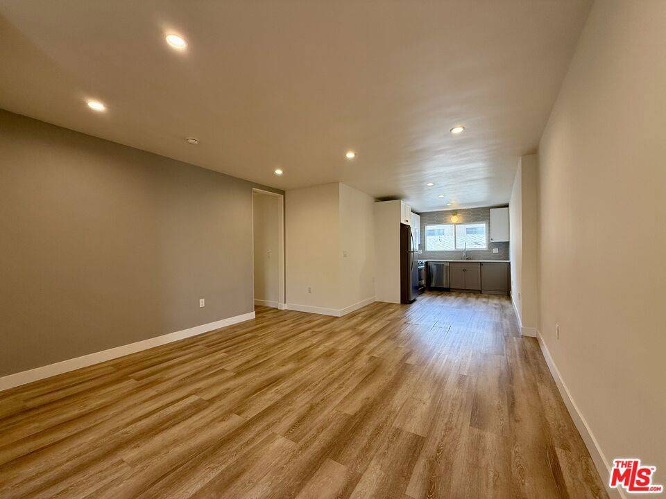 Los Angeles, CA 90038,6350 Willoughby AVE #9