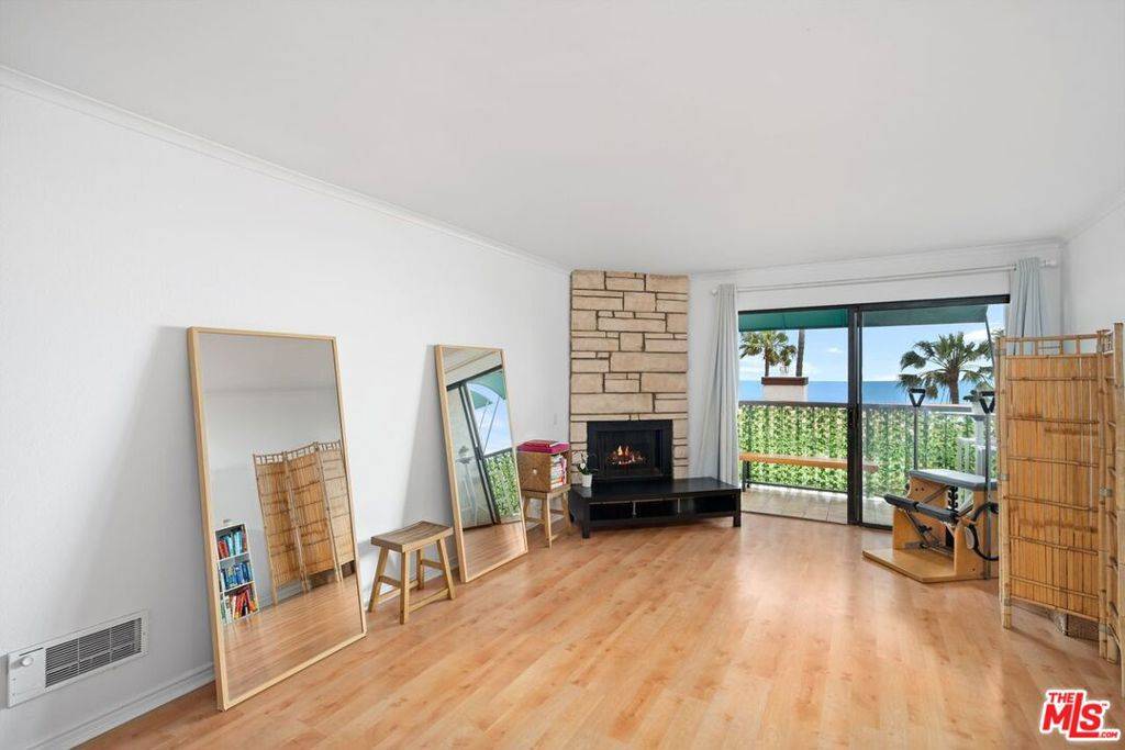 Malibu, CA 90265,26664 Seagull WAY #B102