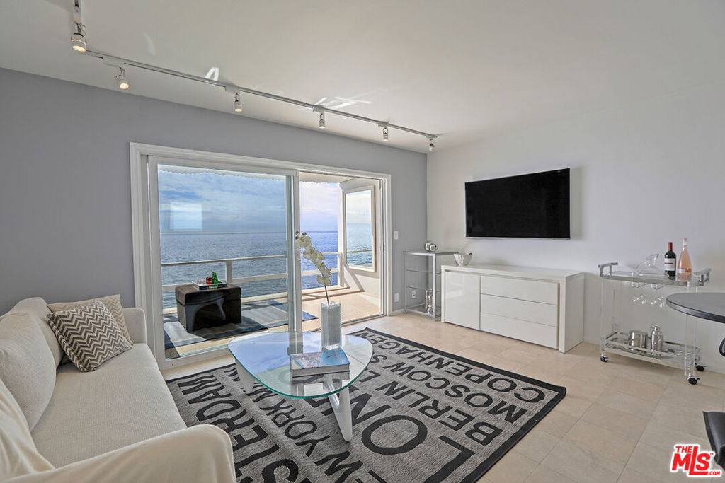Malibu, CA 90265,20638 PACIFIC COAST HWY #7