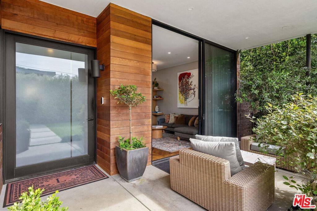 Venice, CA 90291,1102 Amoroso PL