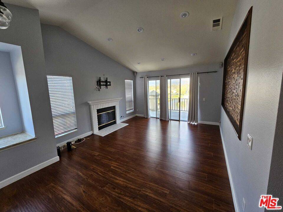Simi Valley, CA 93065,290 Ridgeton LN #C
