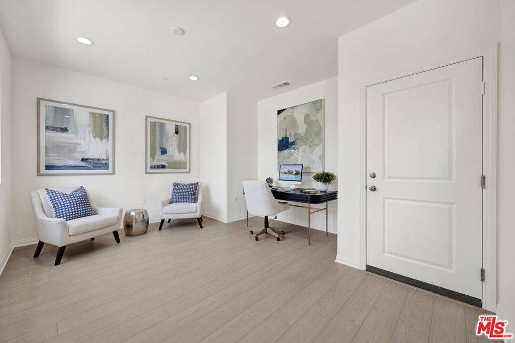 Long Beach, CA 90805,5860 Linden AVE #4