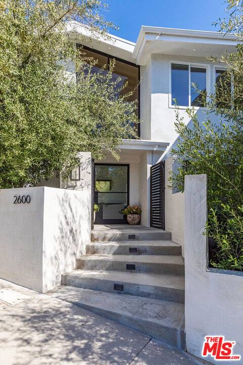 Los Angeles, CA 90046,2600 Zorada DR
