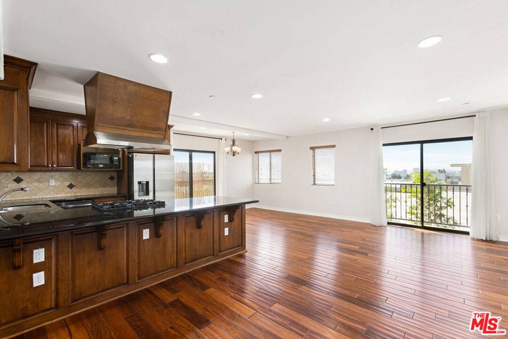 West Hollywood, CA 90069,1146 Hacienda PL #6