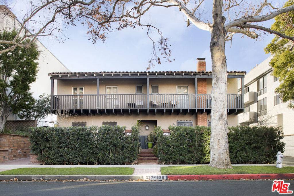 Beverly Hills, CA 90211,327 N Swall DR