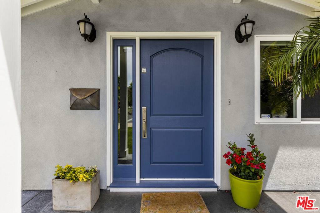Valley Village, CA 91607,12327 Hatteras ST