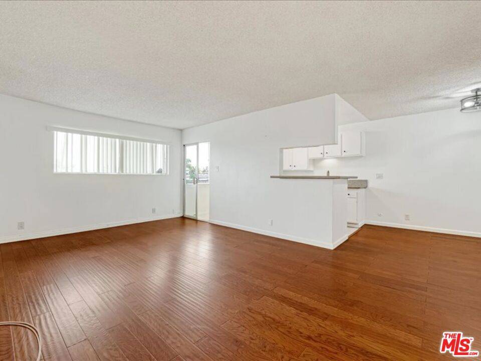 Inglewood, CA 90302,805 Glenway DR #323