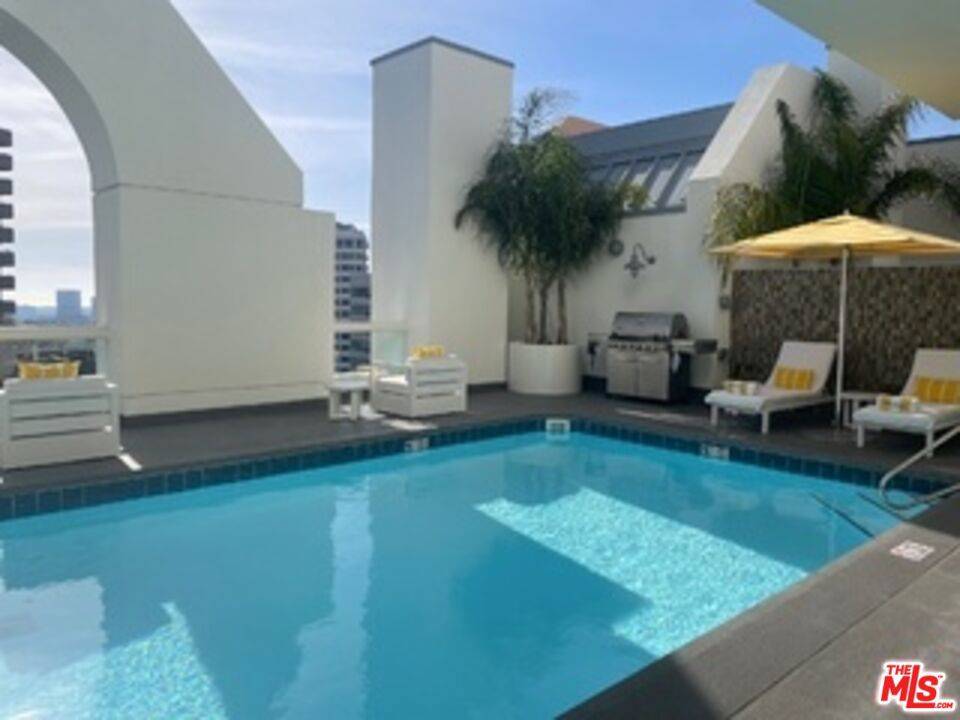 Los Angeles, CA 90024,10520 Wilshire BLVD #904