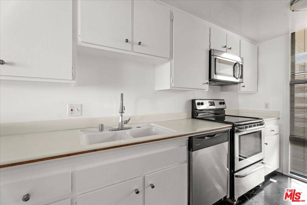 Marina Del Rey, CA 90292,4316 Marina City DR #1031