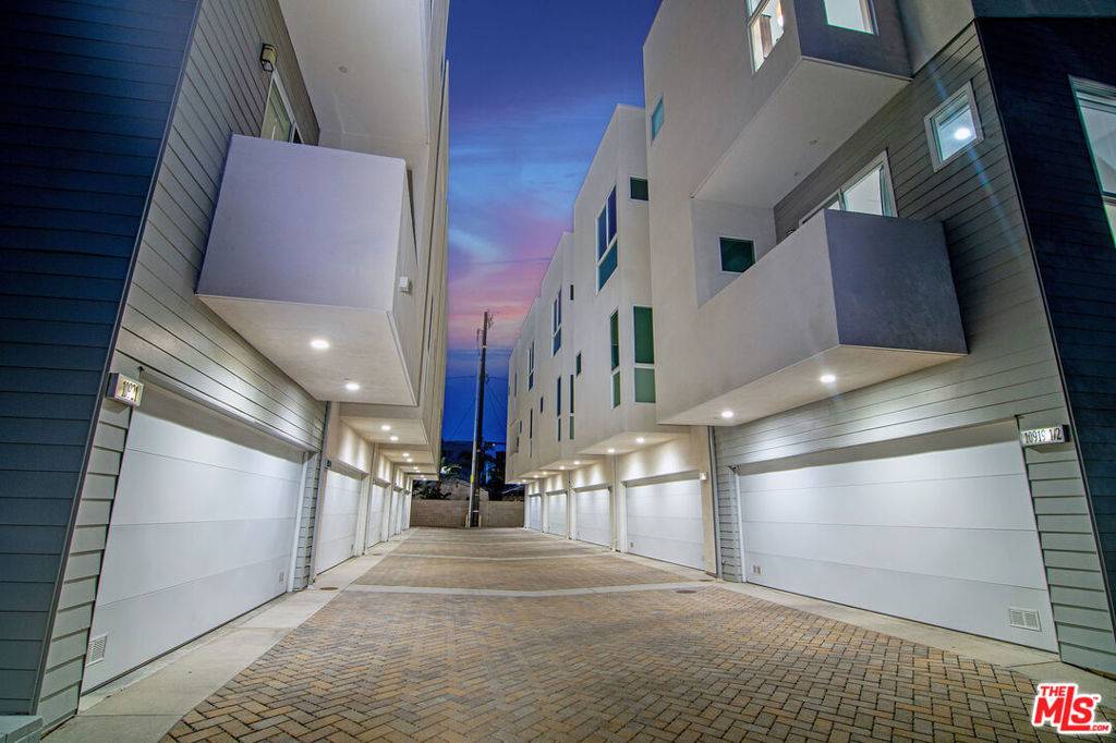 North Hollywood, CA 91601,10909 1/2 Otsego ST #1/2