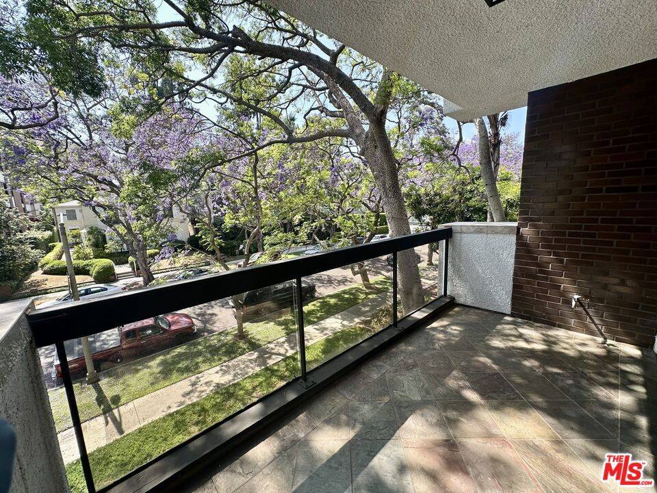 Beverly Hills, CA 90210,324 N Palm DR #206