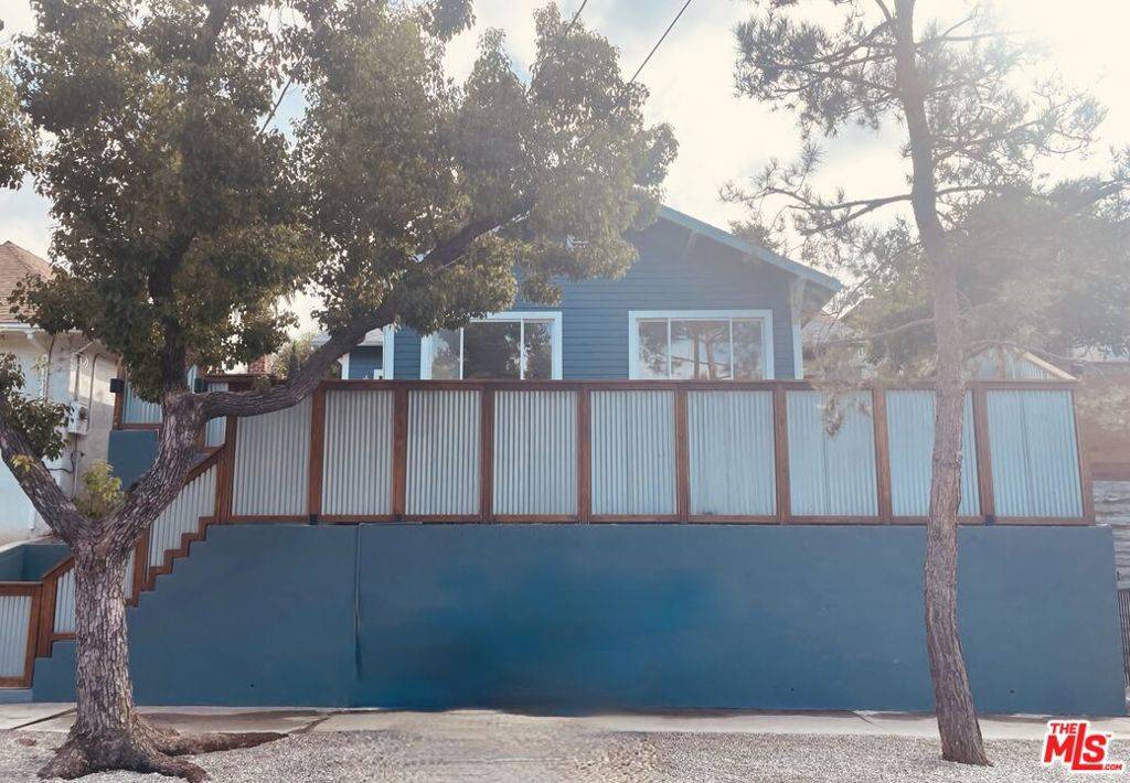 Los Angeles, CA 90026,1806 Effie ST
