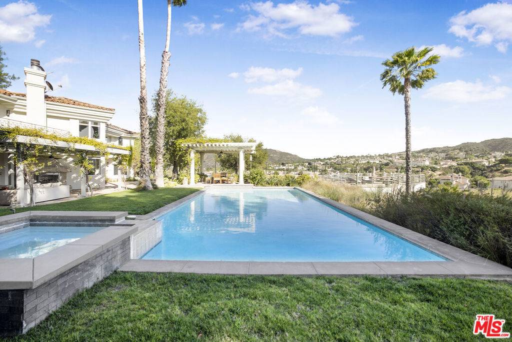 Tarzana, CA 91356,4001 Clarinda DR