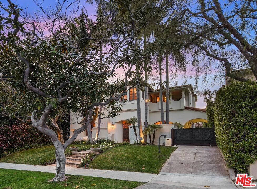Los Angeles, CA 90024,809 MALCOLM AVE