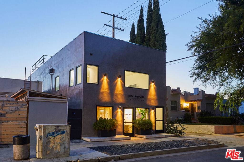 Los Angeles, CA 90046,709 N Gardner ST