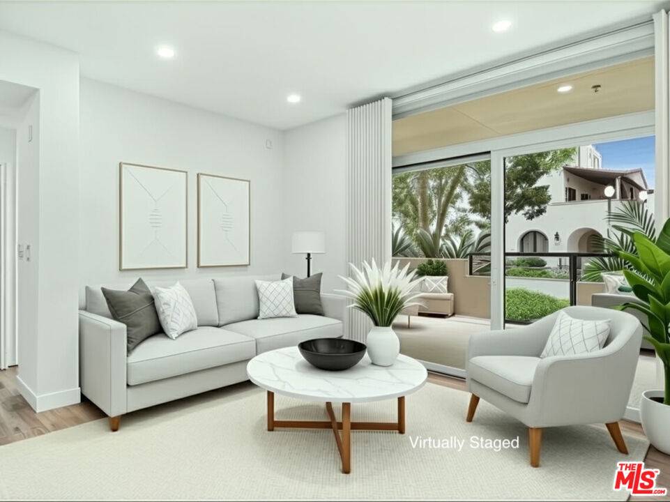 Playa Vista, CA 90094,13044 Pacific #101