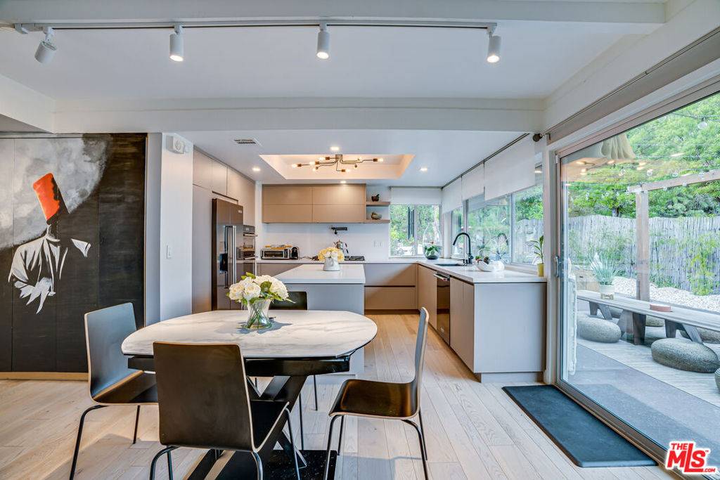 Tarzana, CA 91356,4101 Tarrybrae TER