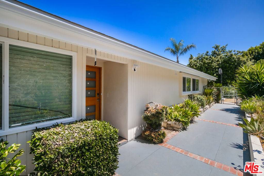 Woodland Hills, CA 91367,5634 Mason AVE