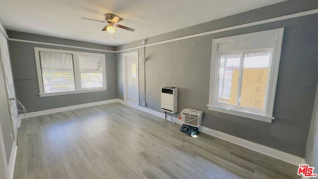 Los Angeles, CA 90006,1515 Menlo AVE #1/2
