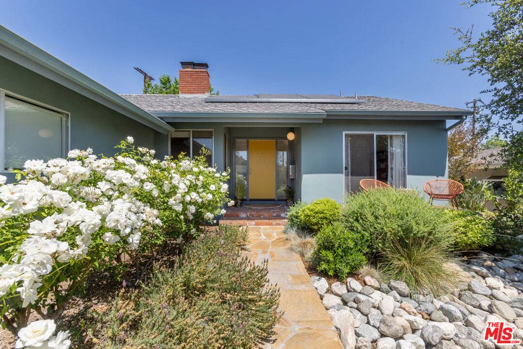 Los Angeles, CA 90042,946 Larker AVE