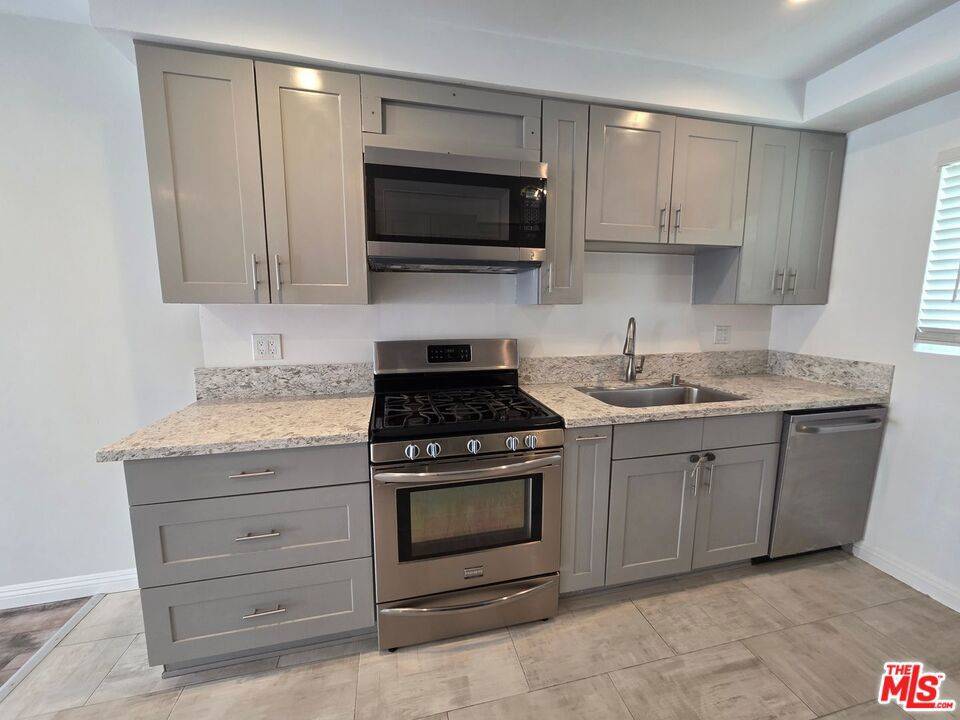 San Pedro, CA 90731,755 W 30th ST #3