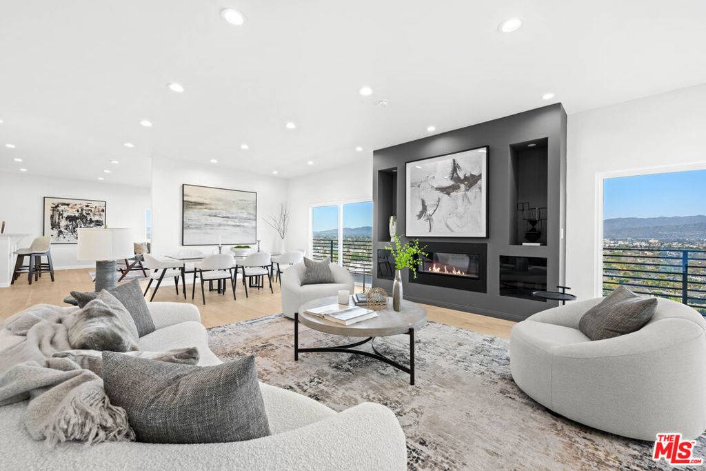 Studio City, CA 91604,11725 Laurelwood DR