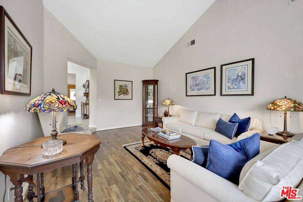 Agoura Hills, CA 91301,28461 Driver AVE