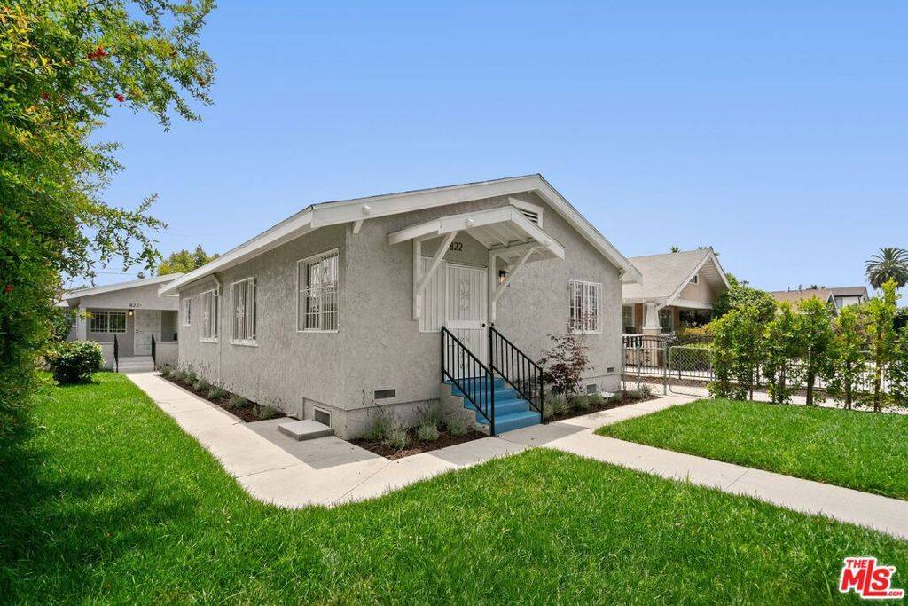 Los Angeles, CA 90044,822 W 65th ST