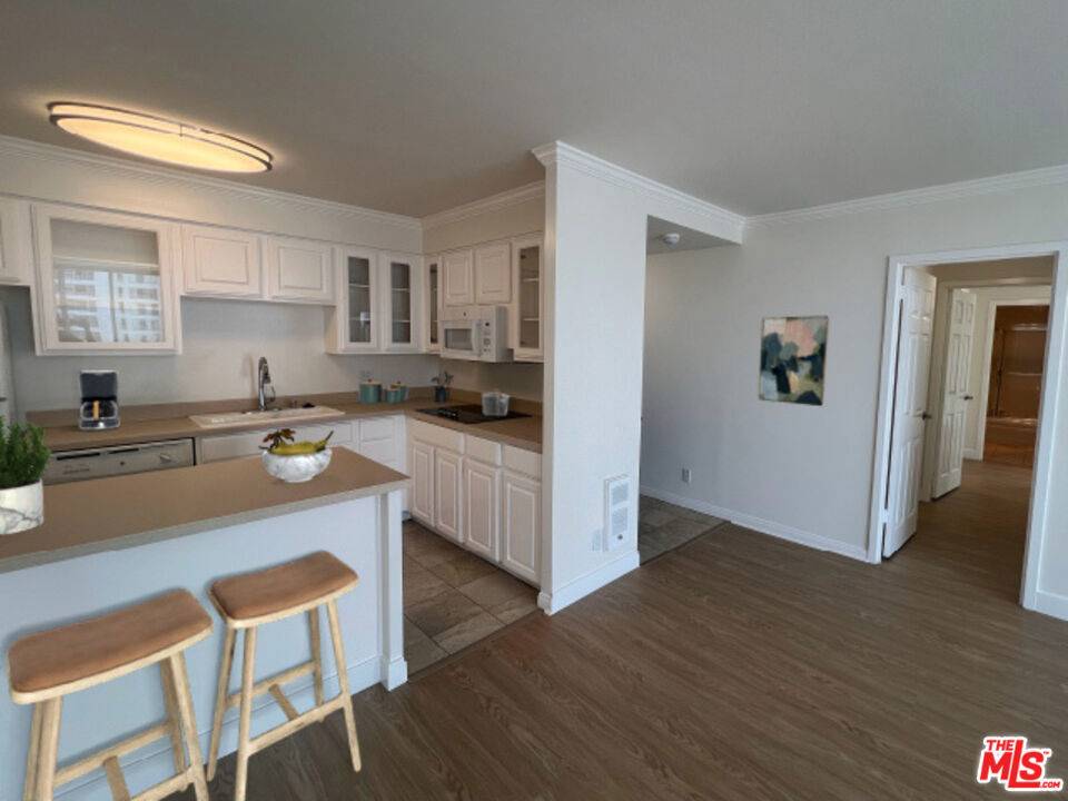 Santa Monica, CA 90405,2700 Neilson WAY #728