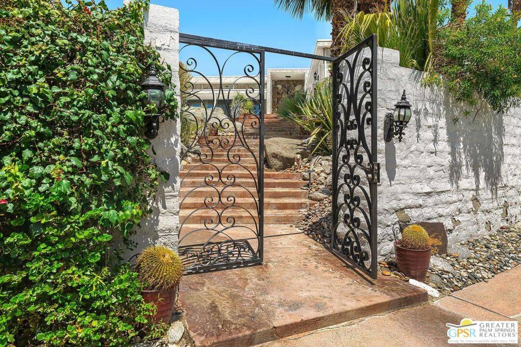 Palm Springs, CA 92262,1080 W Cielo DR
