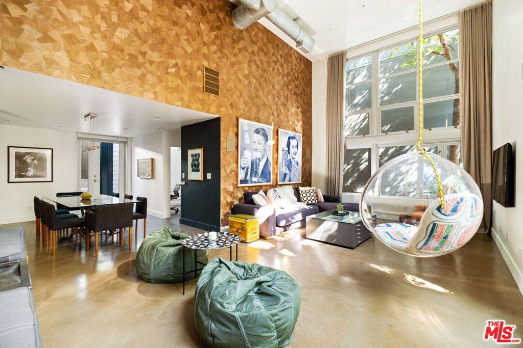 West Hollywood, CA 90046,1037 N Laurel AVE #11B