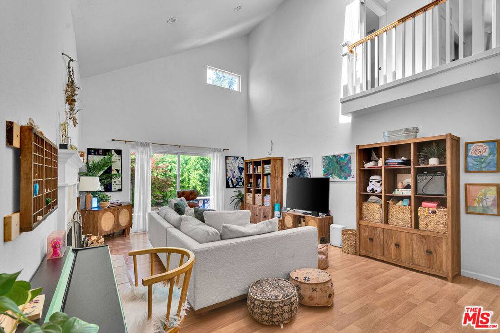 Agoura Hills, CA 91301,3952 Patrick Henry PL